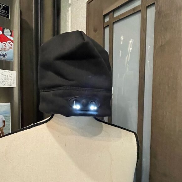 Hat with Flashlight built in - Picture 1 of 3